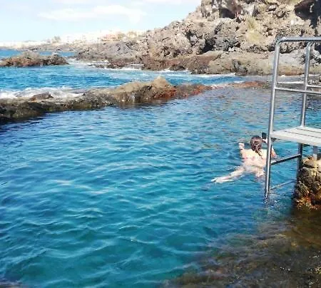 Apto Isa: Amplio Y Acogedor Apto De 75m Con Terraza, Aire Acondicionado Y Parking Gratuito Apartamento