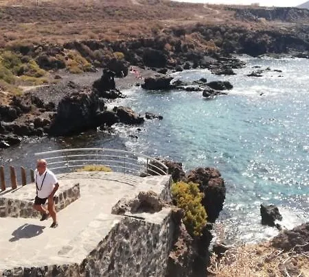 Apartamento Apto Isa: Amplio Y Acogedor Apto De 75m Con Terraza, Aire Acondicionado Y Parking Gratuito